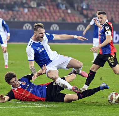 Die FCB-Spieler in der Einzelkritik: Finn van Breemen fällt dreimal unangenehm auf