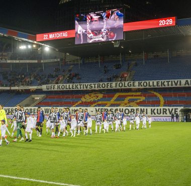 Warum die Muttenzerkurve gegen Lugano unters Dach wanderte und wieso der FC Basel den Protest unterstützt