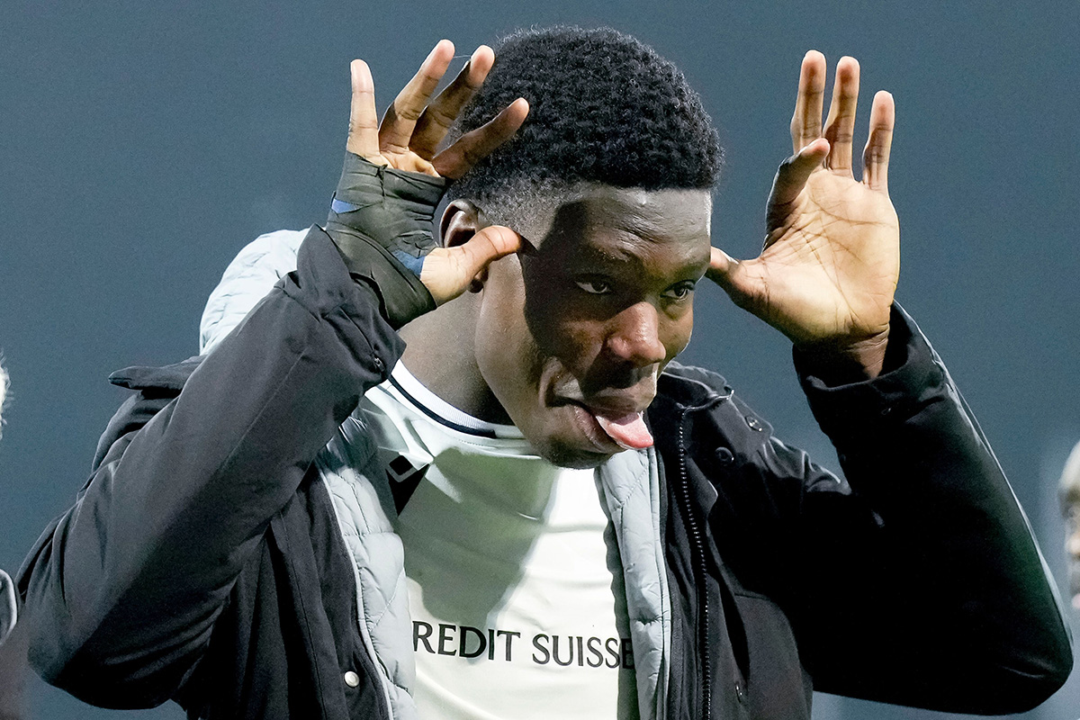 Ein feixender Thierno Barry nach dem 3:1-Sieg in Winterthur, wo er seine über Monate andauernde Torflaute beendete.