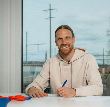 Michael Lang und der FCB verlängern bis 2025